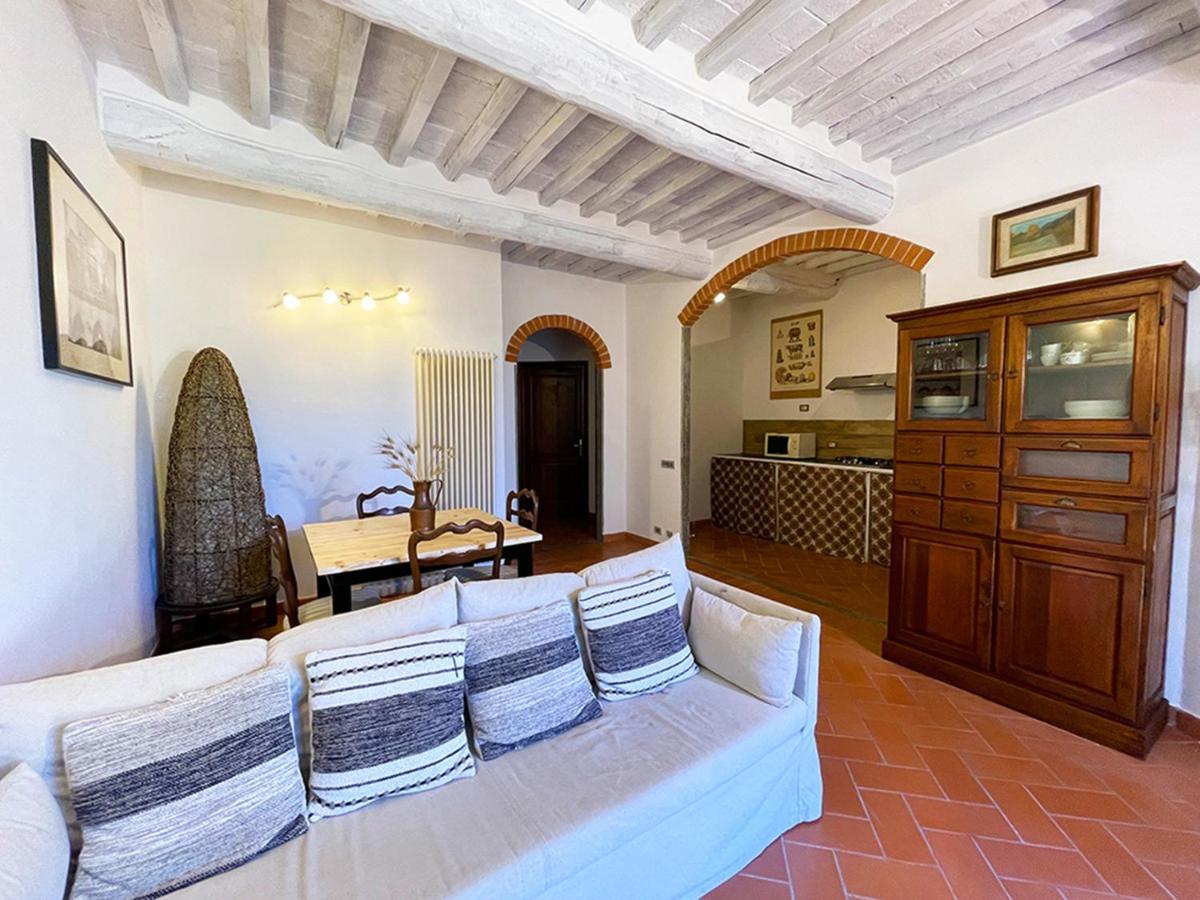 Con Piscina E Giardino A Apartment