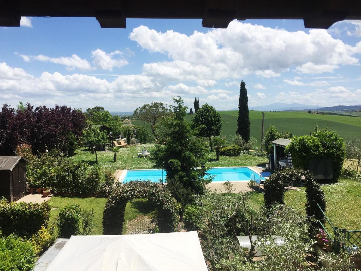 Con Piscina E Giardino A Apartment